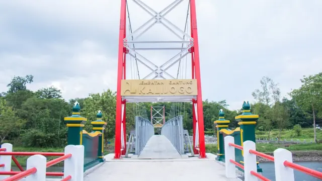 Kementerian Pekerjaan Umum dan Perumahan Rakyat (PUPR) telah menyelesaikan pembangunan Jembatan Sanggrahan Cs di Kabupaten Sleman, Yogyakarta.