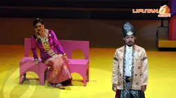 Denny Malik yang menyutradarai pementasan ini merasa bangga bisa mengangkat cerita yang berlatar belakang budaya Minang, Sumatera Barat (Liputan6.com/Panji Diksana).