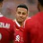 Mantan gelandang Liverpool, Thiago Alcantara, memutuskan untuk gantung sepatu alias pensiun sebagai pemain di sia 33 tahun pada hari Minggu (07/07/2024). (Paul ELLIS / AFP)