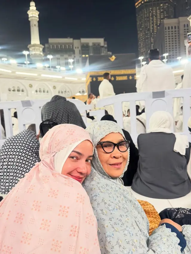 Enzy Storia jalani Ramadan di Tanah Suci. (credit:instagram.com/enzystoria)