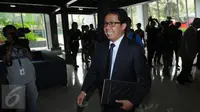 CEO PT Liga Indonesia, Joko Driyono saat akan menghadiri pertemuan tertutup dengan delegasi FIFA dan AFC di kantor PSSI, Jakarta, Selasa (3/11/2015). Joko berharap ada sinergi antara FIFA, AFC, PSSI dan Pemerintah. (Liputan6.com/Helmi Fithriansyah)