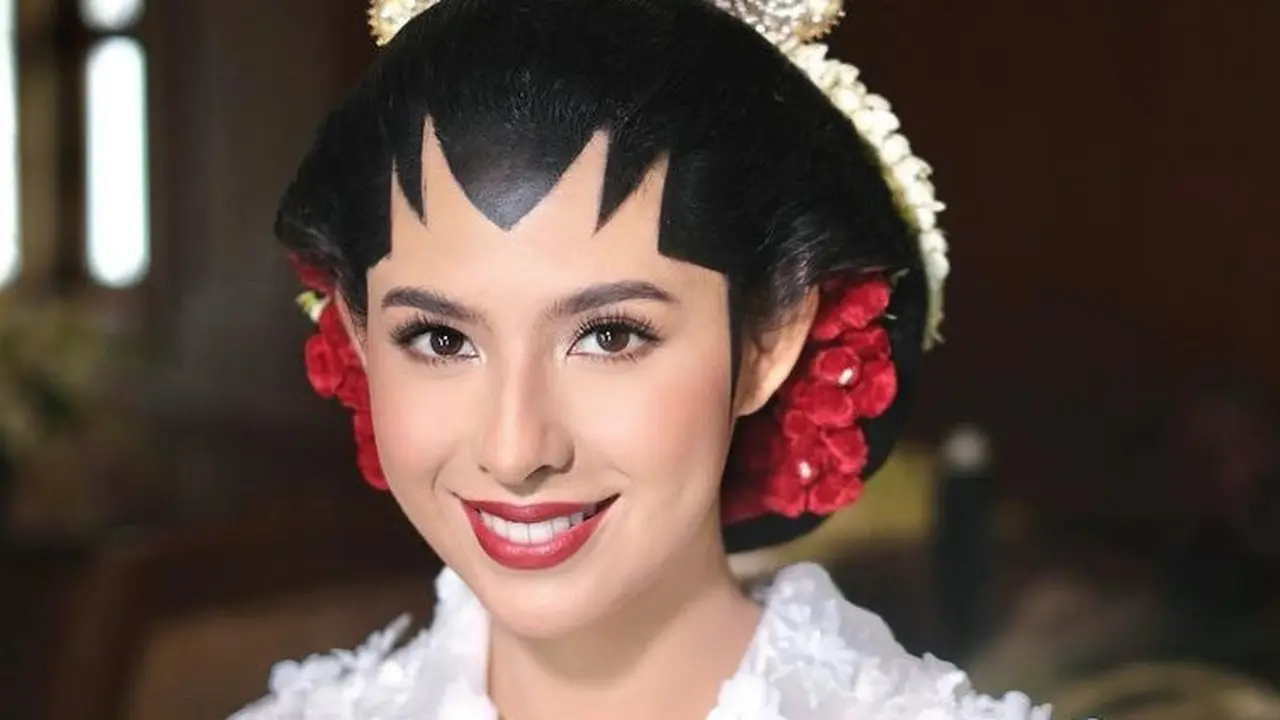 Nadine Kaiser Putri Susi Pudjiastuti saat Menikah. [@rhay_david]
