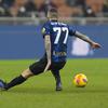Inter Milan tertinggal lebih dulu dari Venezia setelah Thomas Hendry men cetak gol pada menit ke-19. Striker Venezia itu menaklukkan Handanovic setelah menerima umpan dari Ethan Ampadu. (AP/Luca Bruno)