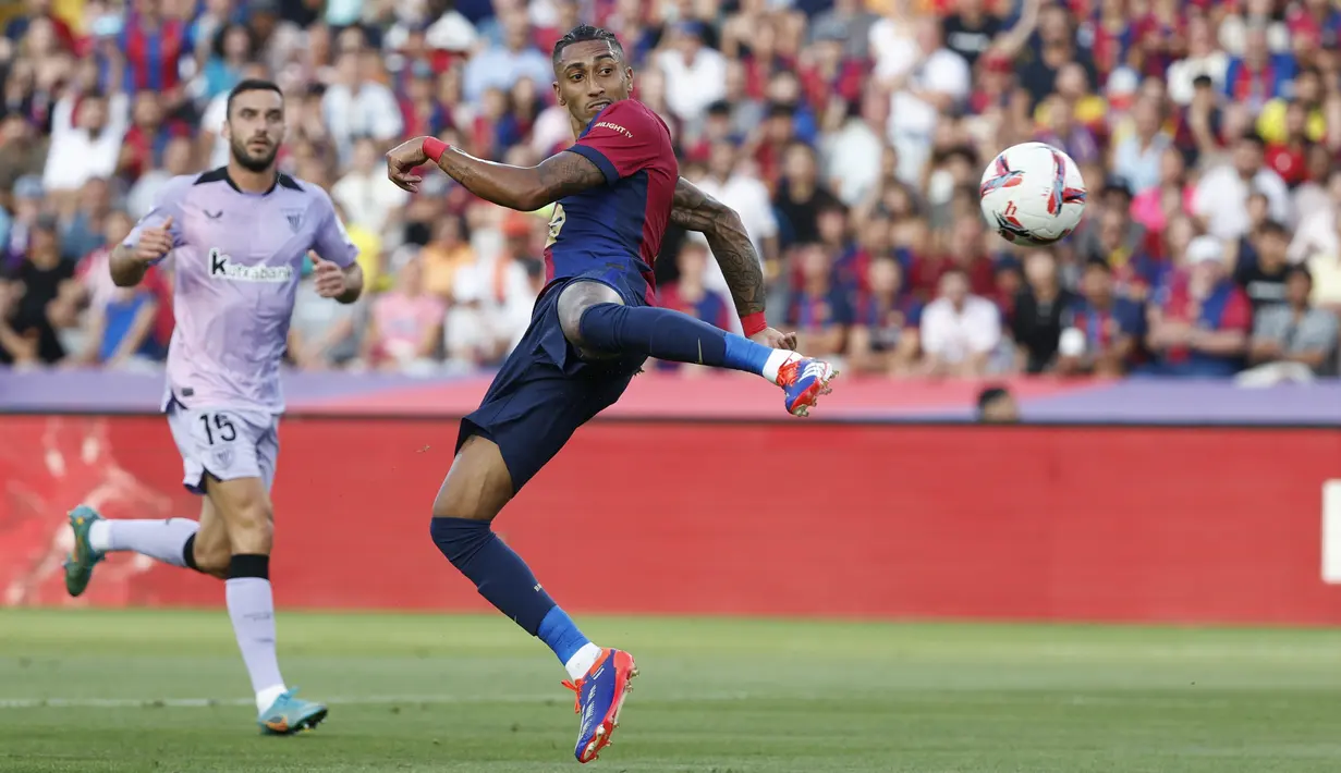 Berkat hasil ini, Barca kini menduduki peringkat dua di tabel klasemen dengan poin 6, sama dengan perolehan poin Celta Vigo di puncak. (AP Photo/Joan Monfort)