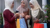 Keistimewaan Ramadan semestinya menjadi motivasi untuk lebih giat beramal saleh. Namun sayangnya masih ada sebagian dari umat Islam yang justru terjebak pada gaya hidup konsumtif. Alhasil, Ramadan justru menjadi bulan pelampiasan syahwat berbelanja.