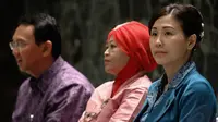 Veronica Basuki (kanan) saat acara pelantikan di Balai Agung, Balaikota DKI Jakarta, Kamis (4/12/2014). (Liputan6.com/Faizal Fanani)