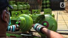 PT Pertamina Patra Niaga menginformasikan, total konsumen yang berhak melakukan pembelian tabung gas bersubsidi LPG 3 kg sekitar 6,7 juta orang. (Liputan6.com/Angga Yuniar)