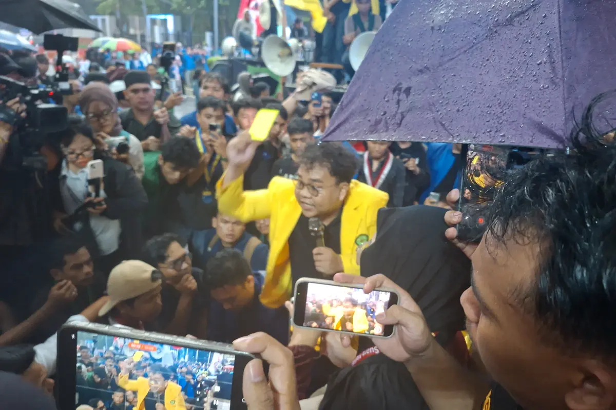 Mahasiswa UI Beri Kartu Kuning untuk Kemdiktisaintek dan Kemdikdasmen