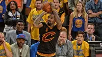 Guard J.R. Smith dipastikan tetap membela Cleveland Cavaliers pada NBA 2016-2017 setelah meneken kontrak berdurasi empat tahun senilai 745 miliar rupiah, Jumat (14/10/2016). (cavaliers.com)