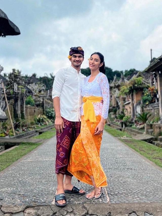 Tyas Mirasih dan Tengku Tezi di Bali