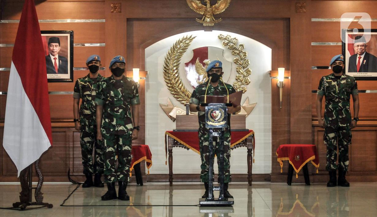 Marsekal Pertama (Marsma) TNI Wahyu Hidayat Sudjatmiko menyampaikan sambutan usai serah terima jabatan Komandan Pasukan Pengamanan Presiden (Danpaspampres) di Mako Paspampres, Jakarta Pusat, Senin (18/7/2022). Marsma TNI Wahyu Hidayat Sudjatmiko resmi menjabat sebagai Danpaspampres menggantikan Mayjen Tri Budi Utomo. (merdeka.com/Iqbal S. Nugroho)