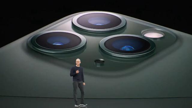 iPhone 11 Pro dengan tiga kamera