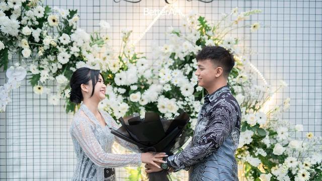 Teman Lama Jadi Calon Suami, Ini 6 Potret Adinda Azani dan Armand Usai Lamaran