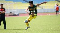 Andik Vermansah turun sebagai starter pada laga debut bersama Kedah FA. Kedah menang 1-0 atas PKNP, Minggu (11/2/2018). (Bola.com/Dok. Facebook Kedah FA)