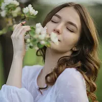 Ilustrasi perempuan cantik memesona/copyright shutterstock.com