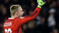 GABUNG MU - Jasper Cillessen berada di daftar teratas untuk menjadi suksesor David de Gea. (FRANCK FIFE / AFP)