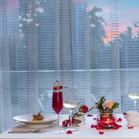 The Ritz-Carlton Jakarta, Mega Kuningan menghadirkan konsep makan malam romantis di hari Valentine (Foto: The Ritz-Carlton Jakarta, Mega Kuningan)