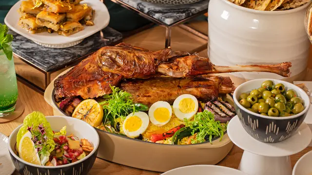 Sajian Masakan Lokal dengan Sambal Gurih Sebagai Menu Buka Puasa di St. Regis Jakarta