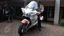 Polda Metro Jaya menggelar barang bukti sebuah motor gede milik Rocky Herdarmel di Mapolda Metro Jaya, Jakarta, Selasa (2/6/2015). Rocky diringkus polisi saat menerobos busway di Jalan Panjang, Kebonjeruk, Jakarta Barat. (Liputan6.com/Johan Tallo)