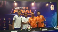 Pelatih Persib Bandung U-19 (kedua dari kiri) nyatakan siap tempur lawan Borneo FC (dok: PSSI)