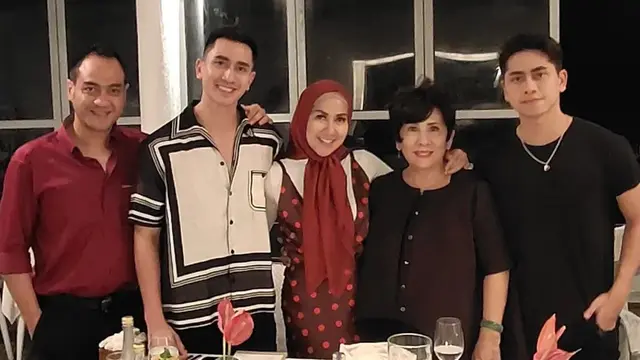 Potret Akrab Ferry Irawan dan Anak Venna Melinda, Bak Ayah Kandung