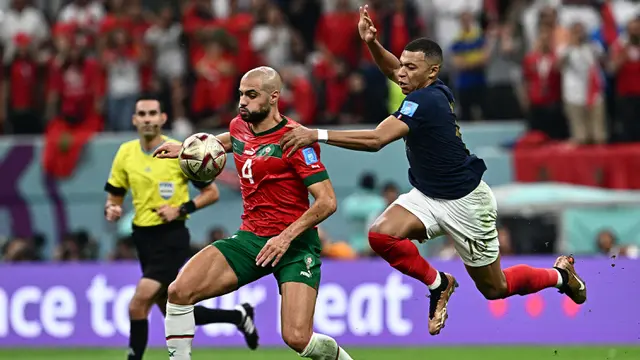 Foto: Datang untuk Perkuat Pertahanan MU, Ini Aksi Tangguh Sofyan Amrabat saat Piala Dunia 2022 Qatar