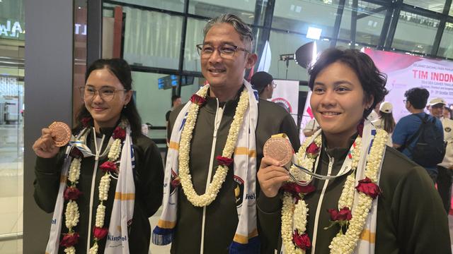 Kepulangan atlet loncat indah Indonesia usai tampil di SEA Games 2025