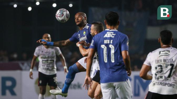 liga 1: kembali berlatih di skuad persib, ezra walian masih merasakan nyeri