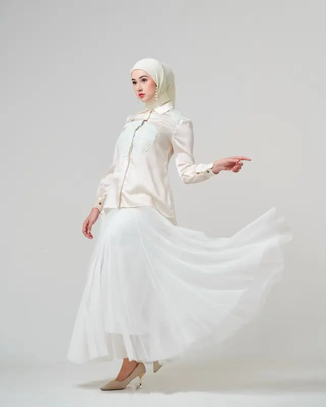 Sudah direstui keluarga, 7 potret cantiknya Vika Kolesnaya pacar Billy Syahputra bule asal Belarus