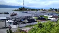 Usaui gempa Magnitudo 6,1 Maluku Tengah, BMKG meminta warga untuk menjauhi pantai dan segera menuju tempat tinggi. (Liputan6.com Abdul Karim)