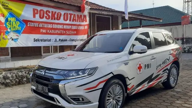 Mitsubishi Outlander PHEV Dukung Petugas PMI Siaga di Gunung Merapi (Ist)