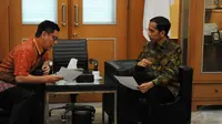 Melalui telekonferensi, Jokowi berdialog dengan perwakilan masyarakat adat Papua, Rabu (24/9/14). (Liputan6.com/Herman Zakharia)