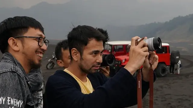 6 Potret Liburan Raffi Ahmad dan Nagita Slavina di Bromo, Romantis Banget