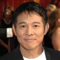 Jet Li menampik dirinya kini hanya mampu berada di kursi roda. (AFP/Bintang.com) 