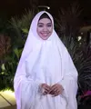 Awal terjun ke dunia hiburan, Oki Setiana Dewi sering kali merasakan aneh dengan penampilannya. Saat itu, ia sukses menjadi salah satu pemeran dalam film Ketika Cinta Bertasbih. Ia masuk ke dunia hiburan dengan gaya muslimah. (Galih W. Satria/Bintang.com)