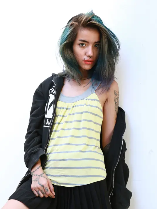 "Ya apa yang menurutku lucu dan membanggakan dari anak pasti aku ingin pamer. Kayak 'Ini lho anak gue bisa nyelem, bisa makan buah.' Jadi kayak ada kebanggaan sendiri," ungkap Sheila Marcia. (Galih W. Satria/Bintang.com)