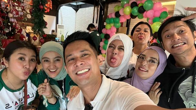 Reuni artis sinetron kolosal era 2000-an (Foto: Instagram/@erringracesita)