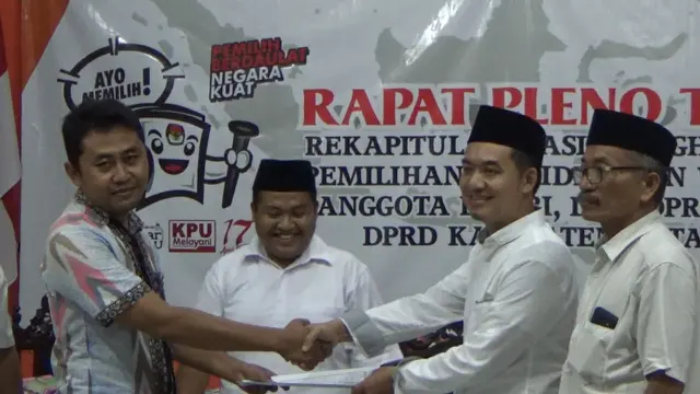 Pendukung kedua kubu