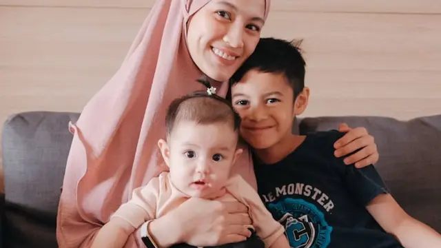 Potret Alyssa Soebandono Tampil Sederhana Saat Bersama Anak (Instagram/@ichasoebandono)