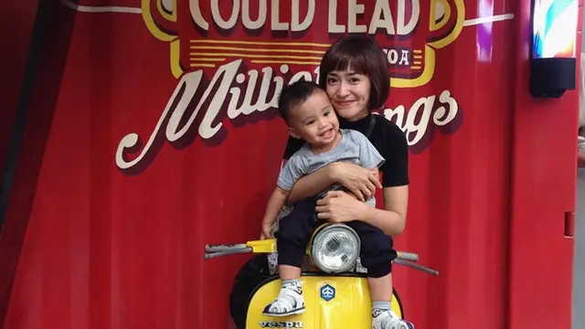 6 Potret Nerra Merlin Eks Tangga Bersama Anaknya, Kompak dan Bikin Gemas