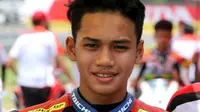 Pebalap Astra Honda Racing Team, Muhammad Febriansyah, terjatuh saat hendak melewati tikungan ke-12 Sirkuit Chang Internasional, Thailand, pada balapan kedua Asia Dream Cup seri 2, Minggu (8/5/2016). (Astra Honda Racing Team)