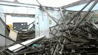 Ruang kelas di SDN Loji 2 di Kelurahan Loji, Kecamatan Bogor Barat, Kota Bogor ambruk, Mei lalu. (Achmad Sudarno/Liputan6.com)