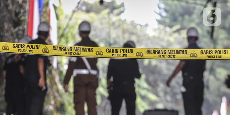 FOTO: Puslabfor Mabes Polri Olah TKP Kebakaran Gedung Kejaksaan Agung