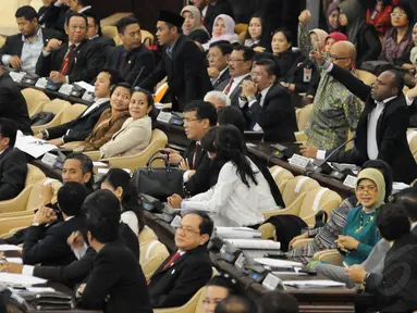Suasana rapat paripurna pemilihan pimpinan MPR berlangsung alot dan panas, Jakarta, (7/10/14). (Liputan6.com/Andrian M Tunay) 