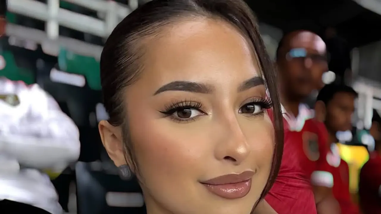 Lipstik deep brown