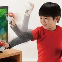 Tak cuma bisa selfie, kamu juga bisa bikin foto interaktif bersama Pokemon. | via: trendhunterstatic.com