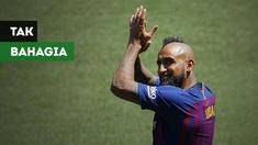 Arturo Vidal menyiratkan tak bahagia bersama klub barunya, Barcelona.