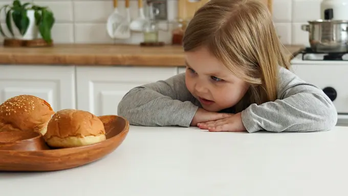 Kenali Alasan Anak Tidak Mau Makan dan Cara Mengatasinya