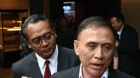 Ketua Umum PSSI, Mochamad Iriawan atau Iwan Bule (kanan) setuju kick-off Liga 1 2020 digelar 29 Februari (Foto: Liputan6.com/Dewi Divianta)