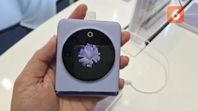 Tecno Phantom V Flip 5G. Liputan6.com/Giovani Dio Prasasti